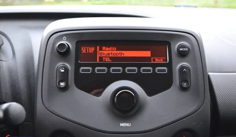 TOYOTA Aygo  | FWD (przód) | Manualna | 72 KM | Biały full