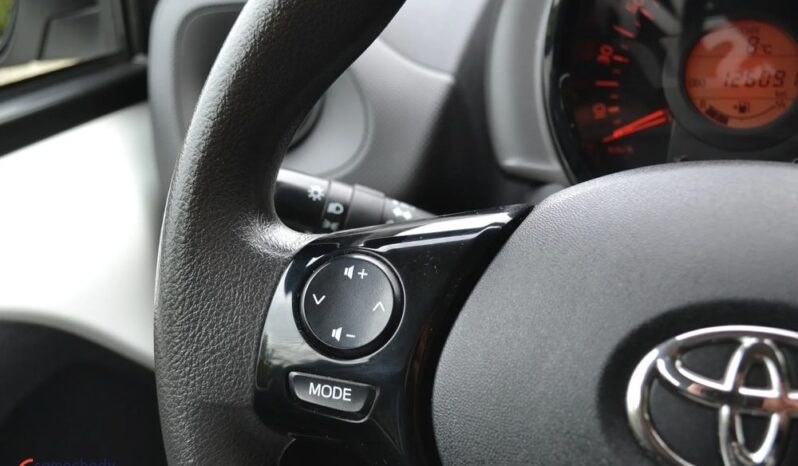 TOYOTA Aygo  | FWD (przód) | Manualna | 72 KM | Biały full