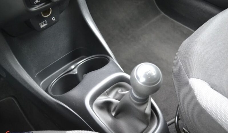 TOYOTA Aygo  | FWD (przód) | Manualna | 72 KM | Biały full