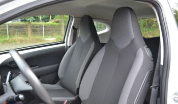 TOYOTA Aygo  | FWD (przód) | Manualna | 72 KM | Biały full