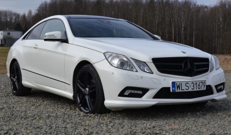 MERCEDES-BENZ Klasa E | RWD (tył) | Automatyczna | 231 KM | Biały full