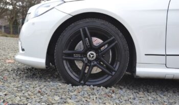 MERCEDES-BENZ Klasa E | RWD (tył) | Automatyczna | 231 KM | Biały full