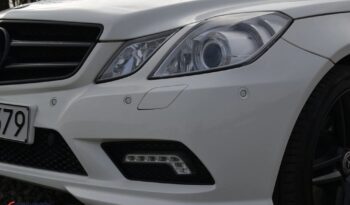 MERCEDES-BENZ Klasa E | RWD (tył) | Automatyczna | 231 KM | Biały full