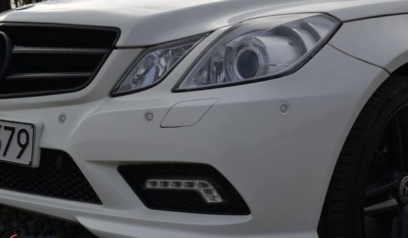 MERCEDES-BENZ Klasa E | RWD (tył) | Automatyczna | 231 KM | Biały full