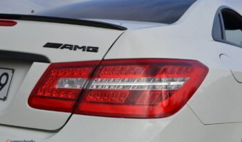 MERCEDES-BENZ Klasa E | RWD (tył) | Automatyczna | 231 KM | Biały full