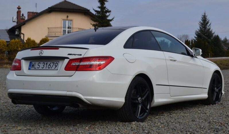 MERCEDES-BENZ Klasa E | RWD (tył) | Automatyczna | 231 KM | Biały full