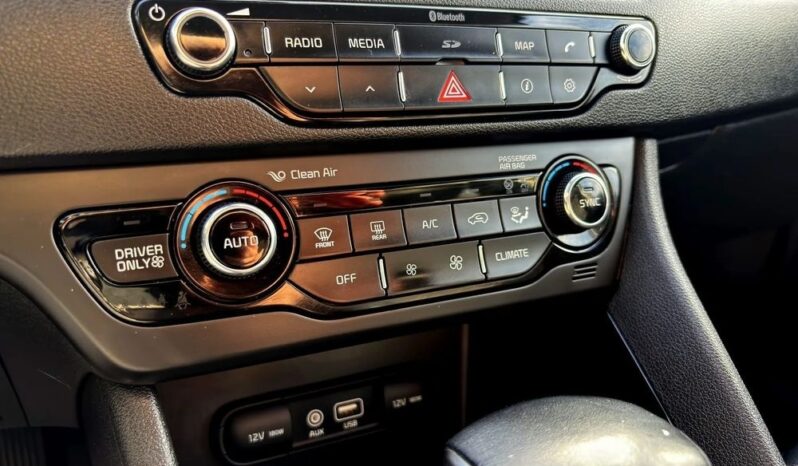 KIA Niro  | FWD (przód) | Automatyczna | 141 KM | Granatowy full