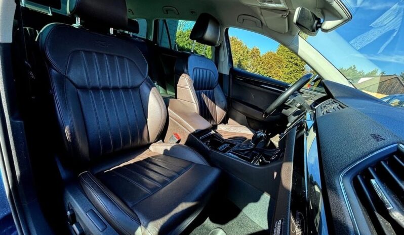 SKODA Superb  | 4×4 (stały) | Automatyczna | 280 KM | Granatowy full