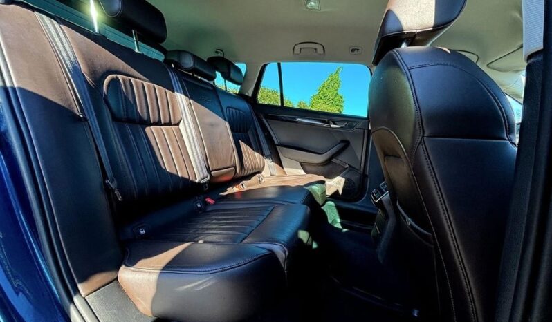 SKODA Superb  | 4×4 (stały) | Automatyczna | 280 KM | Granatowy full