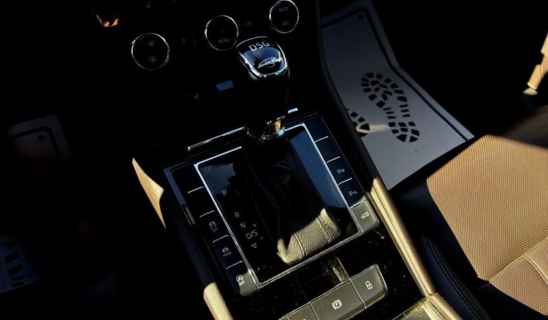 SKODA Superb  | 4×4 (stały) | Automatyczna | 280 KM | Granatowy full