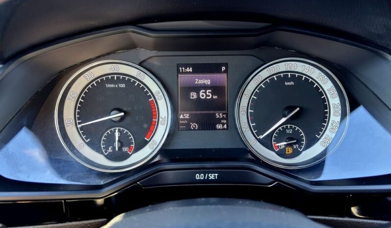 SKODA Superb  | 4×4 (stały) | Automatyczna | 280 KM | Granatowy full