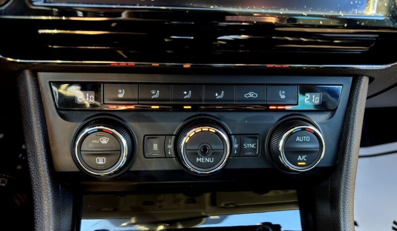 SKODA Superb  | 4×4 (stały) | Automatyczna | 280 KM | Granatowy full