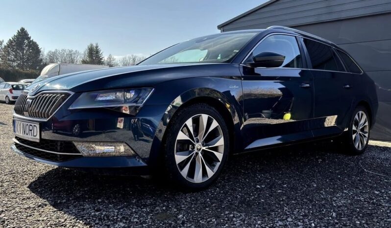 SKODA Superb  | 4×4 (stały) | Automatyczna | 280 KM | Granatowy full
