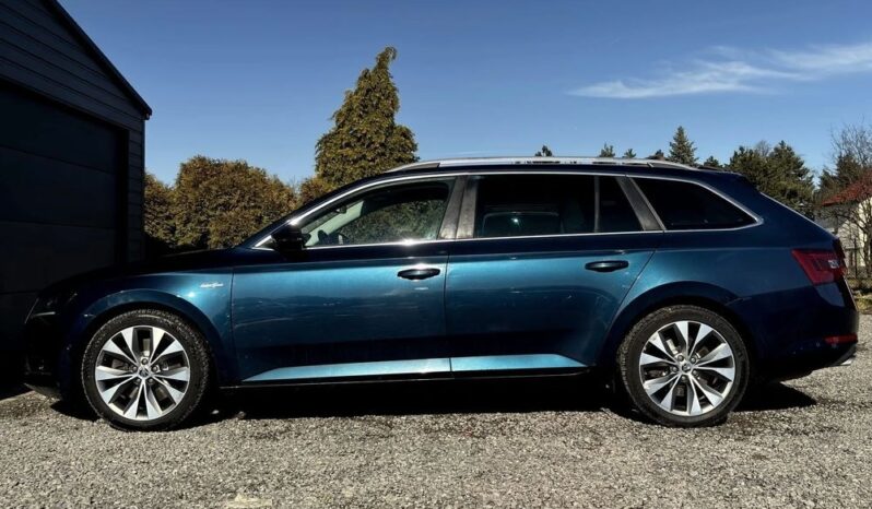 SKODA Superb  | 4×4 (stały) | Automatyczna | 280 KM | Granatowy full
