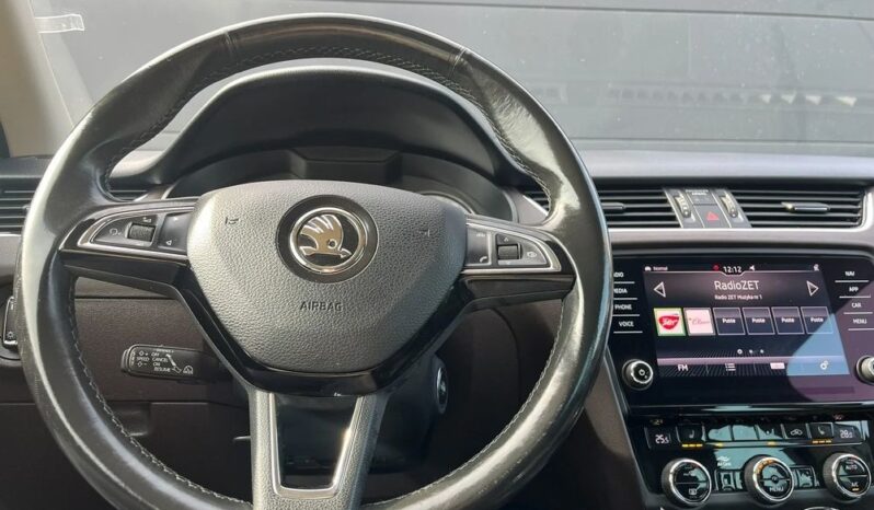 SKODA Octavia  | FWD (przód) | Automatyczna | 180 KM | Szary full