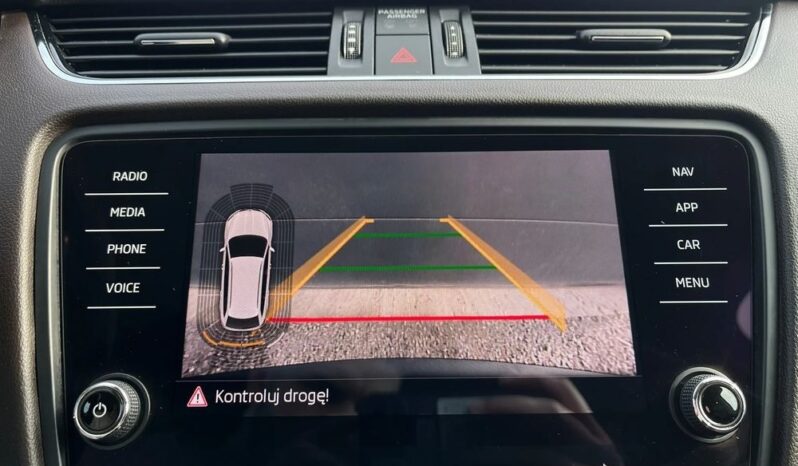 SKODA Octavia  | FWD (przód) | Automatyczna | 180 KM | Szary full