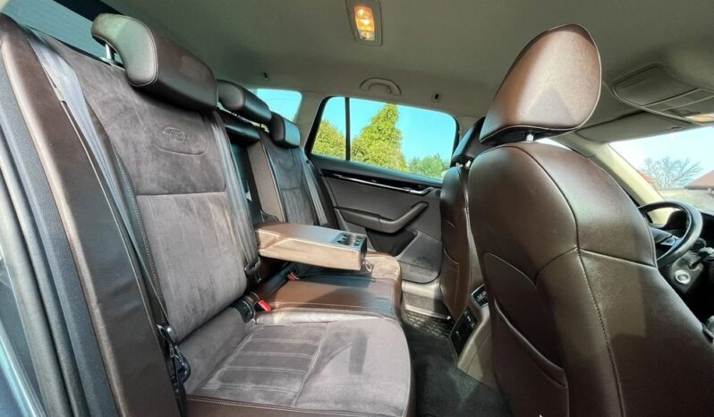 SKODA Octavia  | FWD (przód) | Automatyczna | 180 KM | Szary full