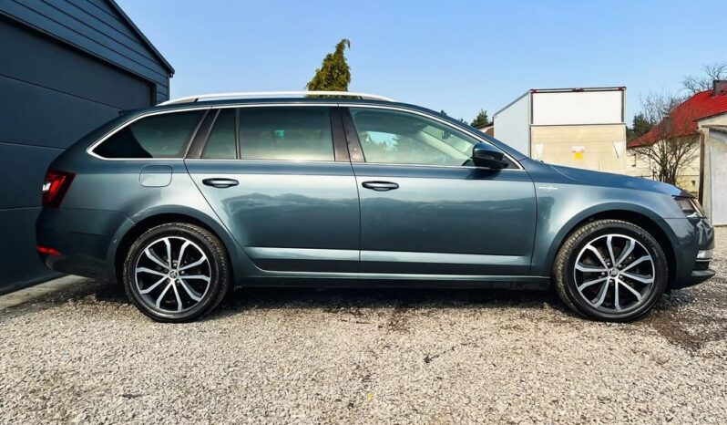 SKODA Octavia  | FWD (przód) | Automatyczna | 180 KM | Szary full