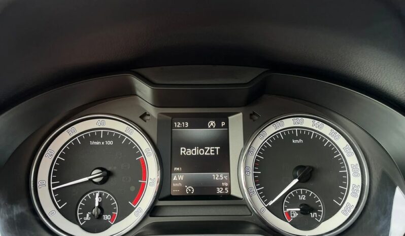 SKODA Octavia  | FWD (przód) | Automatyczna | 180 KM | Szary full