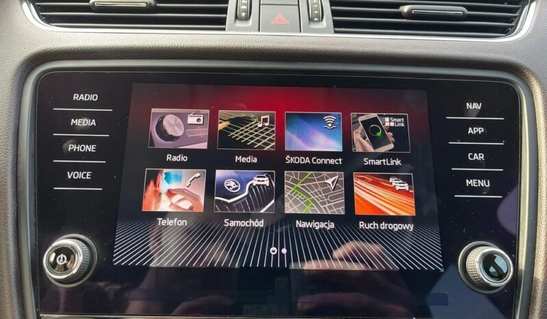 SKODA Octavia  | FWD (przód) | Automatyczna | 180 KM | Szary full