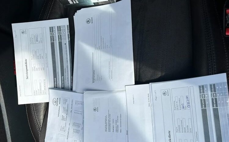 SKODA Octavia  | FWD (przód) | Automatyczna | 180 KM | Szary full