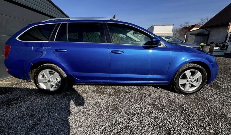 SKODA Octavia  | 4×4 (doł. ręcznie) | Manualna | 150 KM | Granatowy full