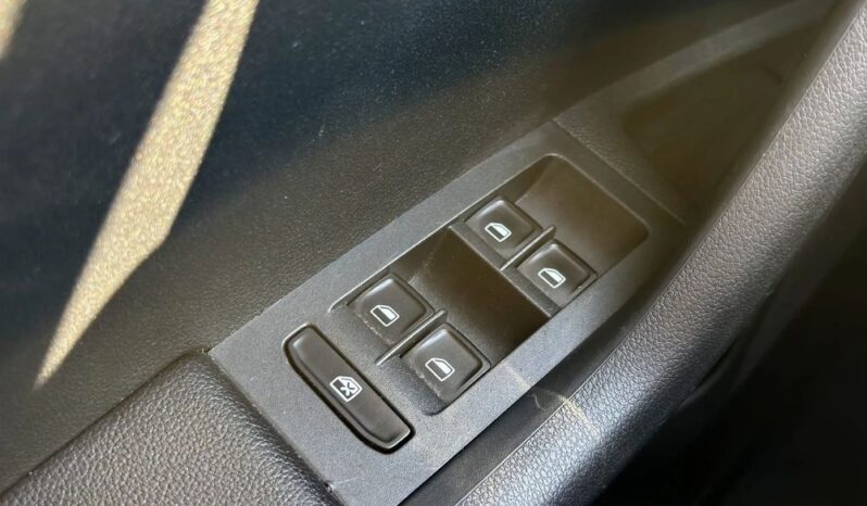 SKODA Octavia  | 4×4 (doł. ręcznie) | Manualna | 150 KM | Granatowy full