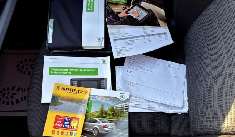 SKODA Octavia  | 4×4 (doł. ręcznie) | Manualna | 150 KM | Granatowy full