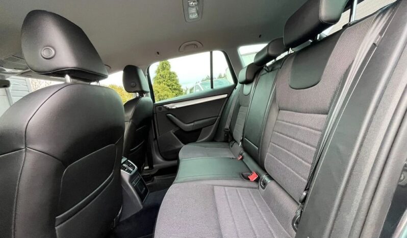 SKODA Octavia  | 4×4 (stały) | Manualna | 110 KM | Szary full