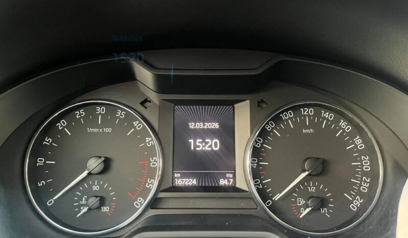 SKODA Octavia  | 4×4 (stały) | Manualna | 110 KM | Szary full