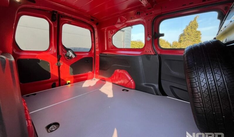 PEUGEOT Partner  | 4×4 (doł. ręcznie) | Manualna | 131 KM | Czerwony full