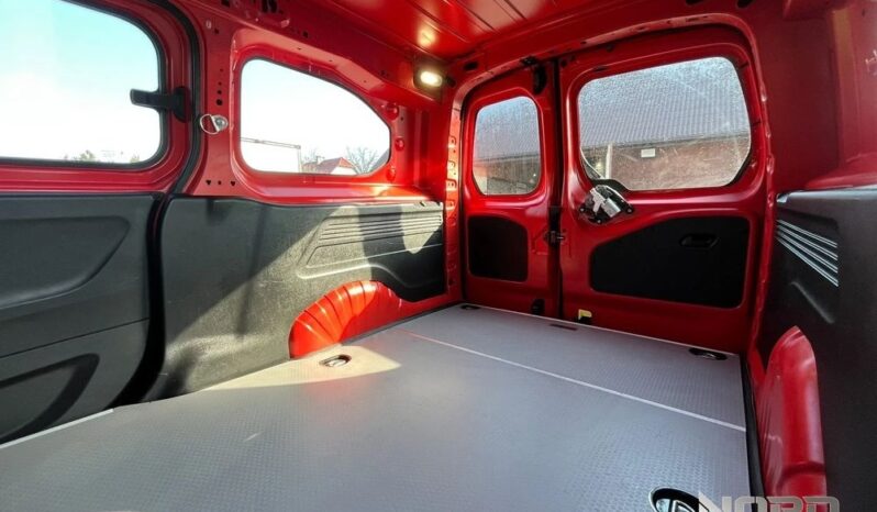 PEUGEOT Partner  | 4×4 (doł. ręcznie) | Manualna | 131 KM | Czerwony full