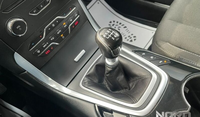 FORD S-Max  | 4×4 (doł. automatycznie) | Manualna | 150 KM | Srebrny full