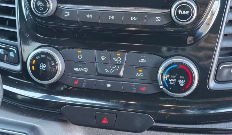 FORD Tourneo Custom  | FWD (przód) | Automatyczna | 130 KM | Czarny full