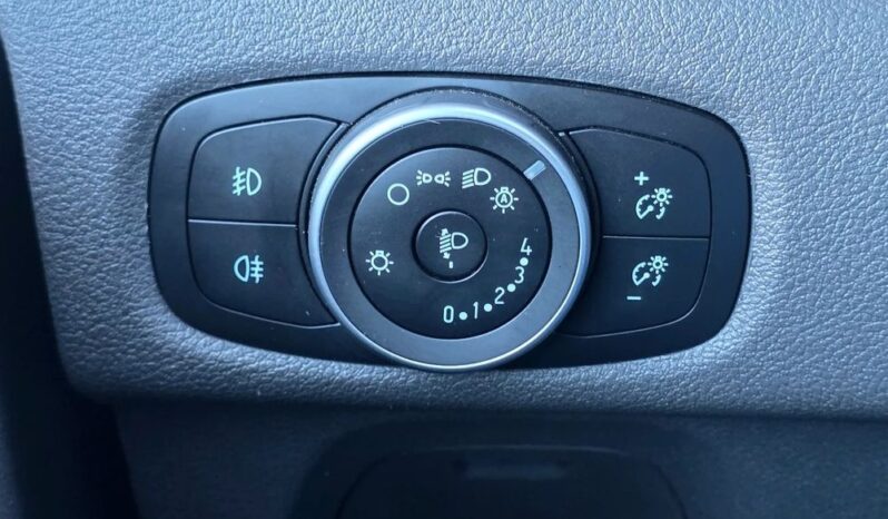 FORD Tourneo Custom  | FWD (przód) | Automatyczna | 130 KM | Czarny full