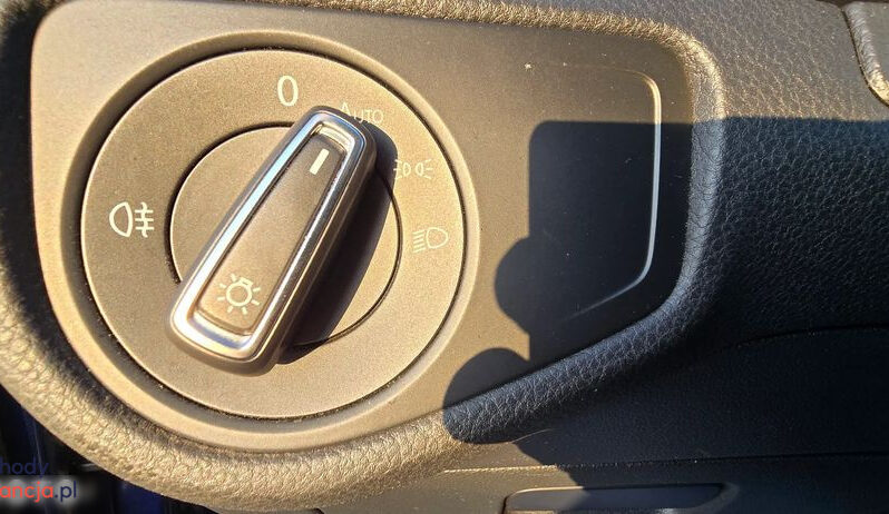 VOLKSWAGEN Golf  | FWD (przód) | Manualna | 115 KM | Granatowy full