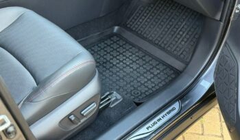 TOYOTA RAV4  | 4×4 (doł. automatycznie) | Automatyczna | 306 KM | Szary full