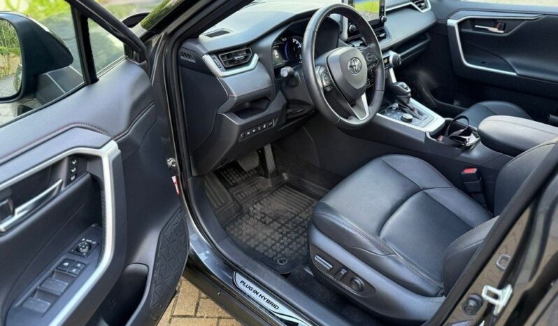 TOYOTA RAV4  | 4×4 (doł. automatycznie) | Automatyczna | 306 KM | Szary full