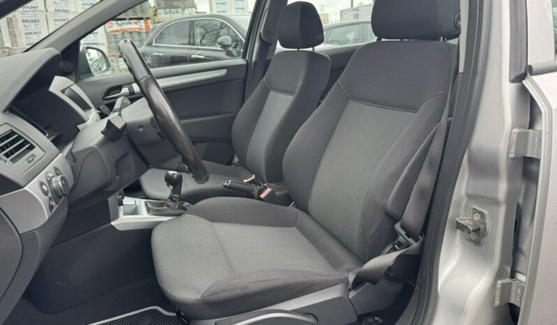 OPEL Astra | FWD (przód) | Manualna | 90 KM | Srebrny full