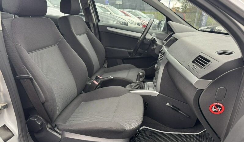 OPEL Astra | FWD (przód) | Manualna | 90 KM | Srebrny full