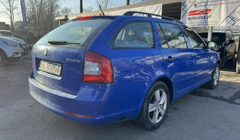 SKODA Octavia  | FWD (przód) | Automatyczna Dwusprzeglowa | 102 KM | Niebieski full