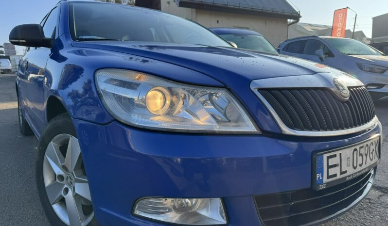 SKODA Octavia  | FWD (przód) | Automatyczna Dwusprzeglowa | 102 KM | Niebieski full
