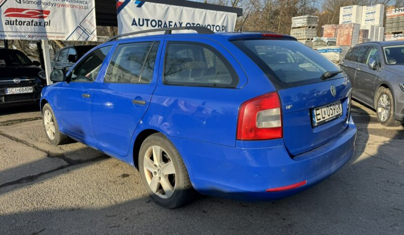 SKODA Octavia  | FWD (przód) | Automatyczna Dwusprzeglowa | 102 KM | Niebieski full