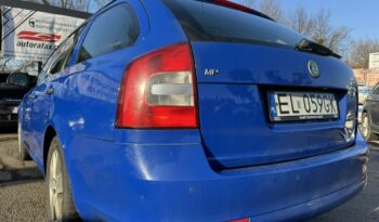 SKODA Octavia  | FWD (przód) | Automatyczna Dwusprzeglowa | 102 KM | Niebieski full