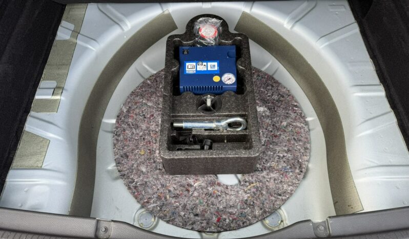 OPEL Insignia  | FWD (przód) | Manualna | 140 KM | niebieski jasny full