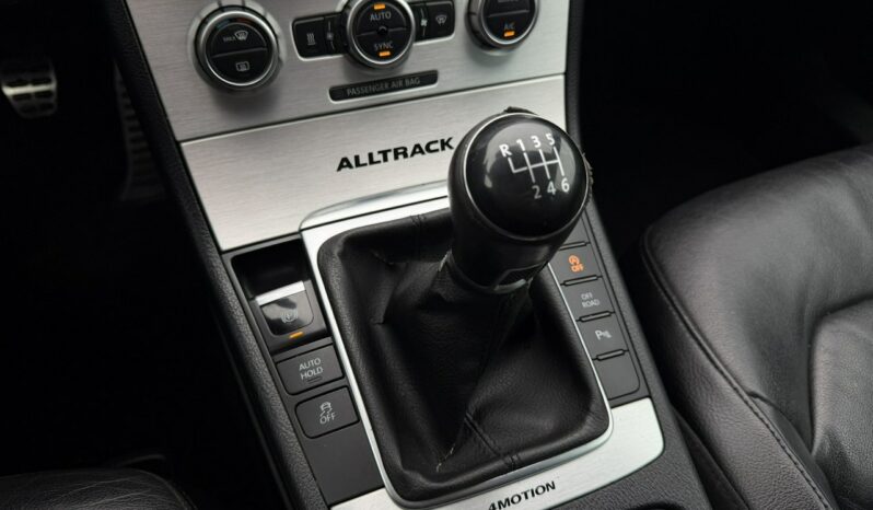 VOLKSWAGEN Passat Alltrack | 4×4 Automatyczny | Manualna | 140 KM | Szary full