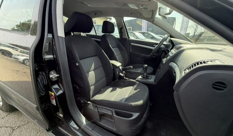 SKODA Octavia  | FWD (przód) | Manualna | 102 KM | Czarny full
