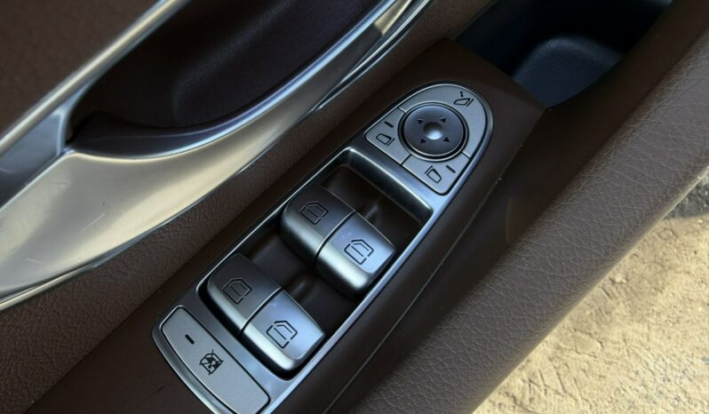 Mercedes E 220 | RWD (tył) | Automatyczna | 194 KM | Czarny full