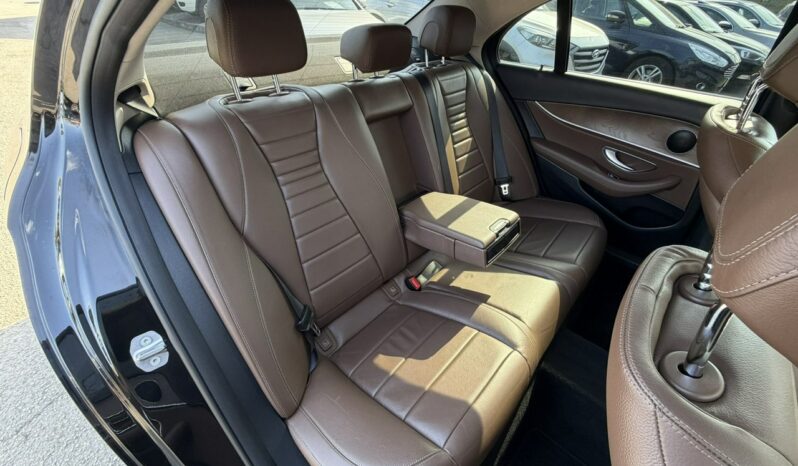 Mercedes E 220 | RWD (tył) | Automatyczna | 194 KM | Czarny full