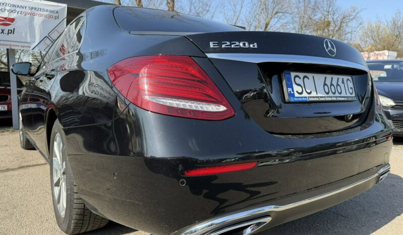 Mercedes E 220 | RWD (tył) | Automatyczna | 194 KM | Czarny full